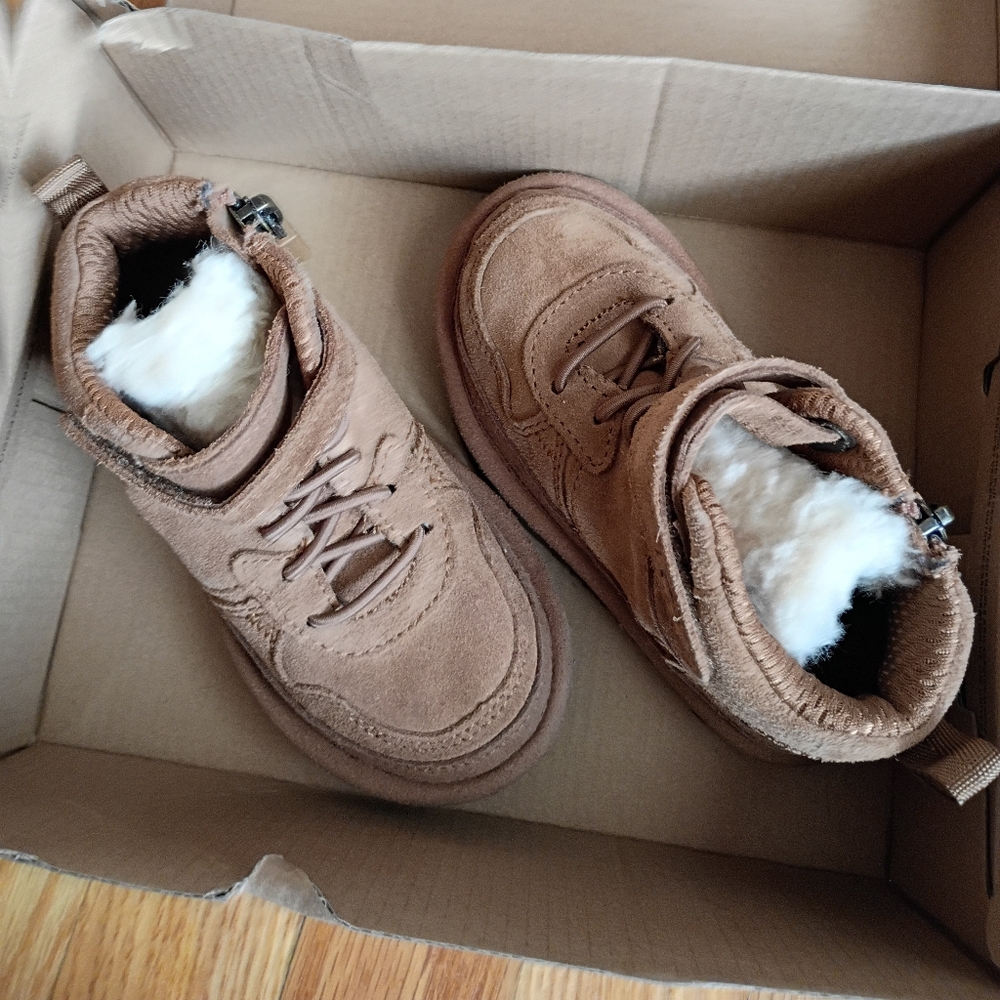 UGG Highland Hi Heritage sneaker size 7 New - Picture 3 of 8